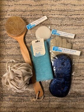 Spa Bath Set with Blue Satin Sleep Shade & Teal Exfoliating Towel